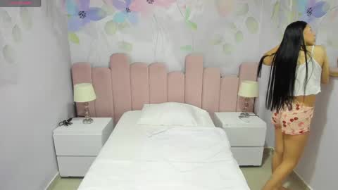 Snapshot of ashley_lee4u chatting on 04.13.26 ASHLEY online show from 04.13.26