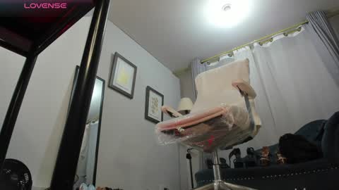 ashley_leon_ online show from 01.14.25