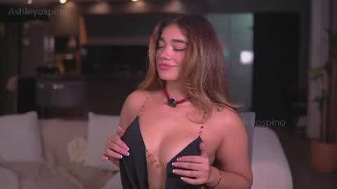 Snapshot of ashley_ospino chatting on 07.25.26 Ashley online show from 07.25.26