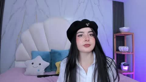 Snapshot of ashley_petit chatting on 04.25.26 ashley_petit online show from 04.25.26