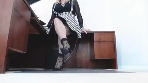 Ashley Ann online show from 11.17.25