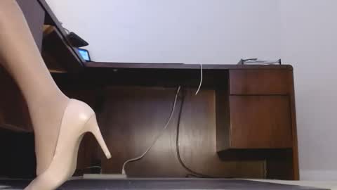 Ashley Ann online show from 12.22.25