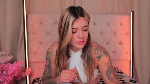 Snapshot of ashleyvalirya chatting on 01.08.25 Ashley Lauren online show from 01.08.25