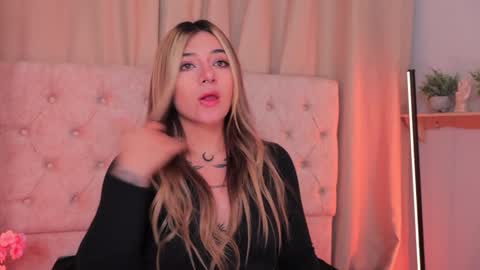 Snapshot of ashleyvalirya chatting on 01.13.25 Ashley Lauren online show from 01.13.25