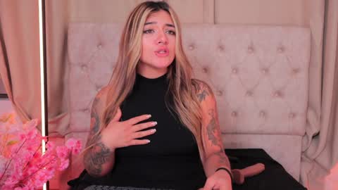 Snapshot of ashleyvalirya chatting on 01.15.25 Ashley Lauren online show from 01.15.25