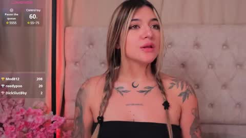 Snapshot of ashleyvalirya chatting on 02.10.25 Ashley Lauren online show from 02.10.25