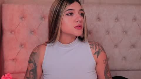 Snapshot of ashleyvalirya chatting on 02.12.25 Ashley Lauren online show from 02.12.25