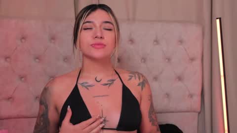 Snapshot of ashleyvalirya chatting on 02.13.25 Ashley Lauren online show from 02.13.25