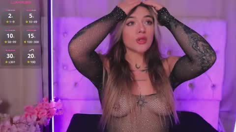 Snapshot of ashleyvalirya chatting on 02.21.25 Ashley Lauren online show from 02.21.25