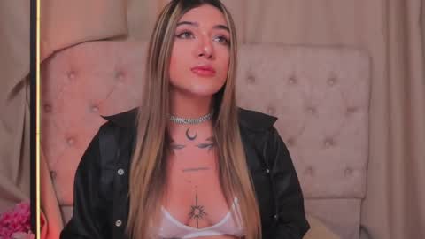 Snapshot of ashleyvalirya chatting on 02.24.25 Ashley Lauren online show from 02.24.25