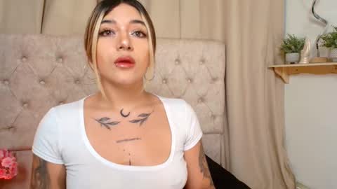 Snapshot of ashleyvalirya chatting on 03.07.25 Ashley Lauren online show from 03.07.25