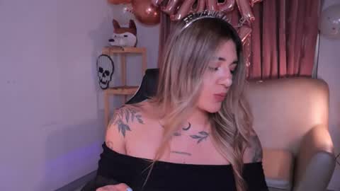 Snapshot of ashleyvalirya chatting on 10.24.25 Ashley Lauren online show from 10.24.25