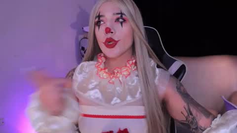 Snapshot of ashleyvalirya chatting on 10.31.25 Ashley Lauren online show from 10.31.25