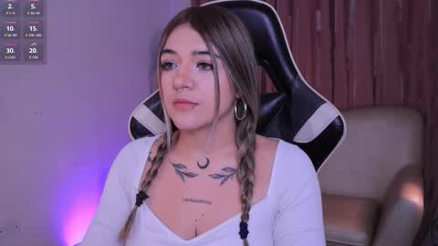 Snapshot of ashleyvalirya chatting on 11.28.25 Ashley Lauren online show from 11.28.25