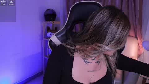 Snapshot of ashleyvalirya chatting on 12.03.25 Ashley Lauren online show from 12.03.25