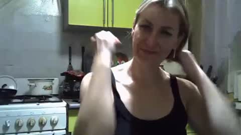 Snapshot of ashleyxhoney chatting on 10.18.25 AshleyXHoney online show from 10.18.25