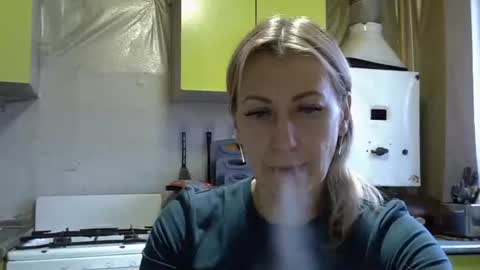 Snapshot of ashleyxhoney chatting on 10.22.25 AshleyXHoney online show from 10.22.25