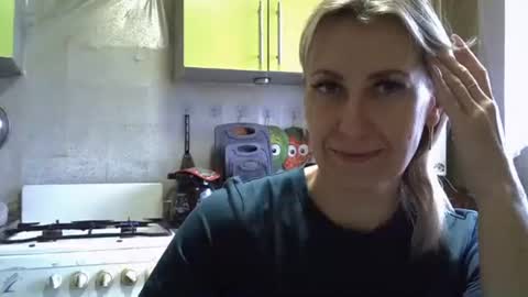 Snapshot of ashleyxhoney chatting on 10.24.25 AshleyXHoney online show from 10.24.25