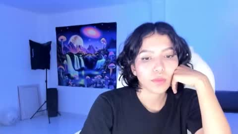 Snapshot of ashlleycam chatting on 03.02.25 Fer online show from 03.02.25