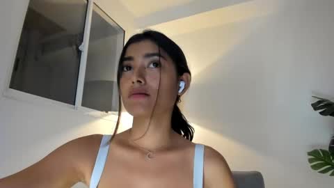 Snapshot of ashllovee_ chatting on 01.16.25 ashllovee online show from 01.16.25