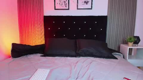    online show from 11.06.25