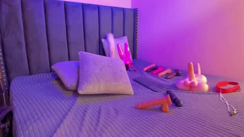 ashlye_miller_ online show from 01.08.25