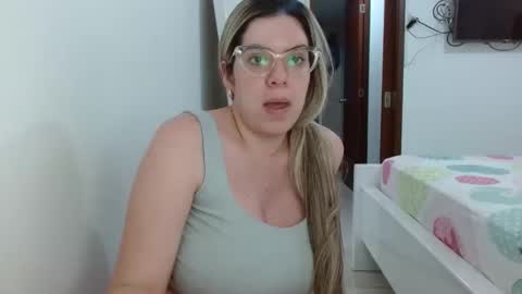 Snapshot of ashlymoon chatting on 12.28.24 AshlyMoon online show from 12.28.24