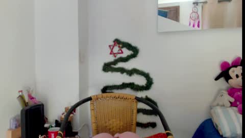 Snapshot of ashlyn_brooke1 chatting on 12.19.24 Sarah .3 hello guys .im love online show from 12.19.24