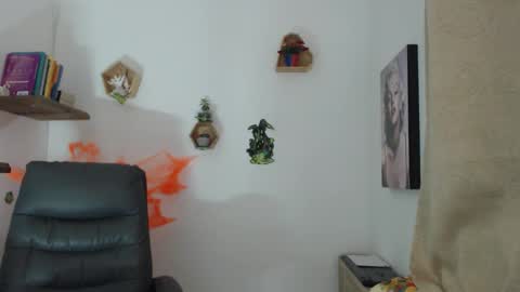 Snapshot of ashlyn_brooke1 chatting on 10.10.25 Sarah .3 hello guys .im love online show from 10.10.25