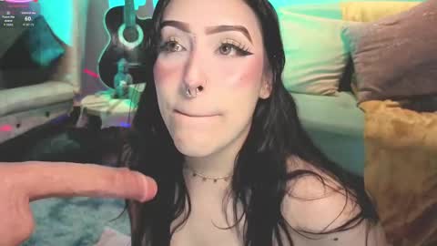 Snapshot of ashlynnlowe_ chatting on 10.02.25 Ash  online show from 10.02.25