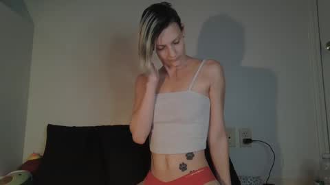 Snapshot of ashquartz chatting on 12.12.24 Ash online show from 12.12.24