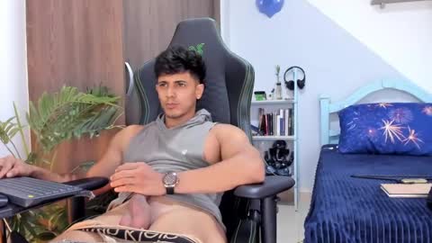 Snapshot of ashton_coleman_ chatting on 01.20.25 my name real is camilo online show from 01.20.25