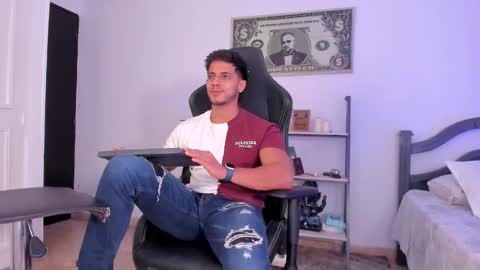 Snapshot of ashton_coleman_ chatting on 09.11.25 my name real is camilo online show from 09.11.25