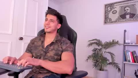 Snapshot of ashton_coleman_ chatting on 10.22.25 my name real is camilo online show from 10.22.25