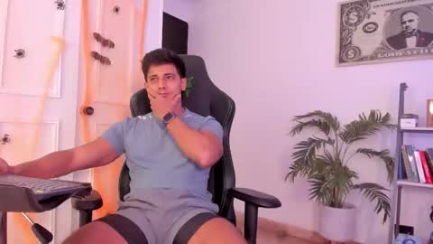 Snapshot of ashton_coleman_ chatting on 10.28.25 my name real is camilo online show from 10.28.25