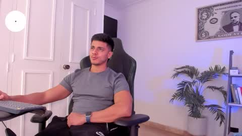 Snapshot of ashton_coleman_ chatting on 11.07.25 my name real is camilo online show from 11.07.25