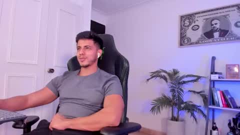 Snapshot of ashton_coleman_ chatting on 11.13.25 my name real is camilo online show from 11.13.25