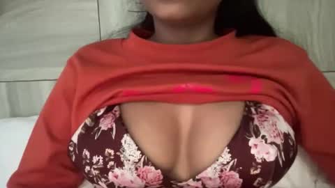 Snapshot of ashukhushi2022 chatting on 10.26.25 khushi online show from 10.26.25