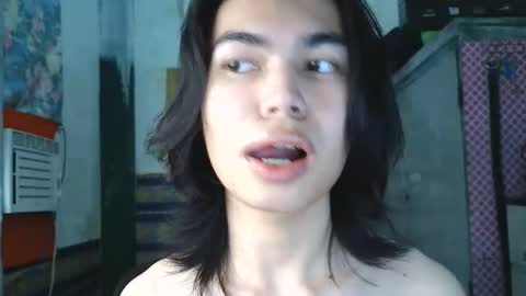 Snapshot of asian_babyboi chatting on 12.18.25 asian_babyboi online show from 12.18.25