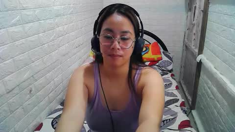 Snapshot of asian_sexydimples chatting on 11.18.25 Trixie online show from 11.18.25
