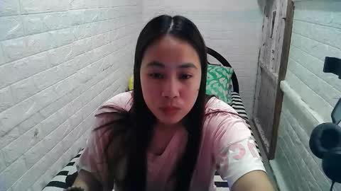 Snapshot of asian_sexydimples chatting on 12.04.25 Trixie online show from 12.04.25