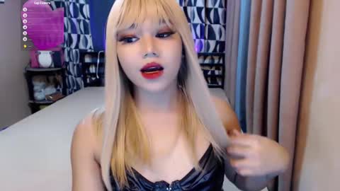 Snapshot of asian_suteishi chatting on 12.06.24 stacey online show from 12.06.24