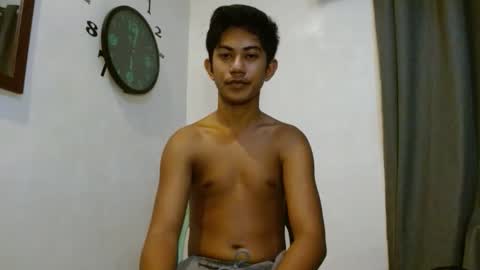 Snapshot of asiancockhero22 chatting on 12.17.25 HERO online show from 12.17.25