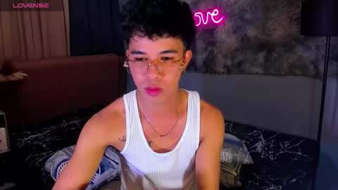 asiancum_peter online show from 11.03.25