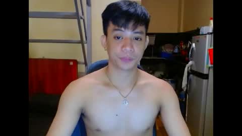 Snapshot of asiandreamboyx chatting on 10.15.25 asiandreamboyx online show from 10.15.25
