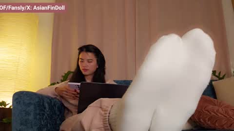 Snapshot of asianfindoll chatting on 10.27.25 Goddess Sofia online show from 10.27.25