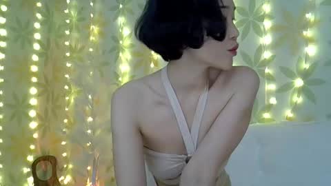 Snapshot of asianshiny chatting on 09.18.25 Alice online show from 09.18.25