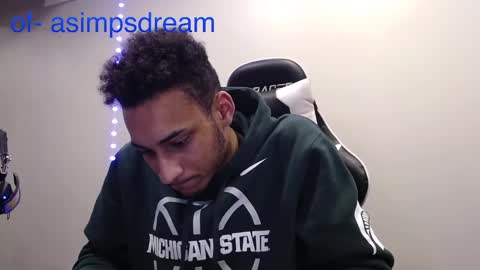 Snapshot of asimpsdream chatting on 02.05.25 asimpsdream online show from 02.05.25