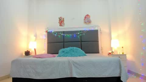 Snapshot of aslhyn_gomez chatting on 12.24.24 Aslhyn online show from 12.24.24