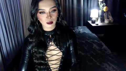 Snapshot of asmodeus_daughter chatting on 10.01.25 Margaux Miller online show from 10.01.25